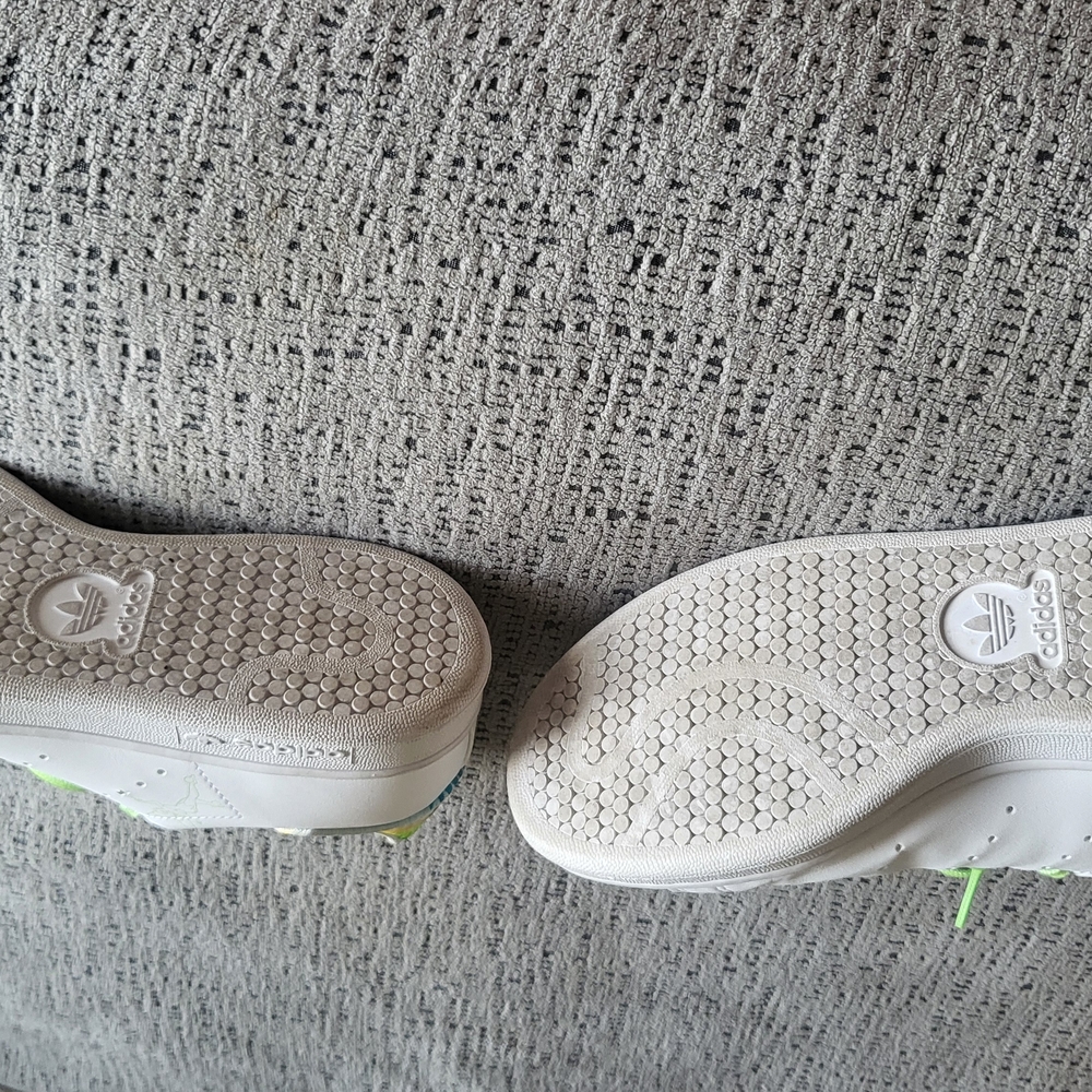 Adidas Women's White Sneakers with Yellow and Green Accents - Picture 4 of 7